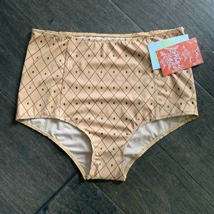 NWT KJ Pineapple Bottom
